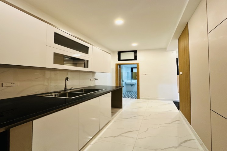 CHUNG CƯ CẦU GIẤY - VỊ TRÍ VIP- Ô TÔ ĐỖ CHÂN TOÀ NHÀ – FULL NỘI THẤT- 3.95T- SẴN SỔ
