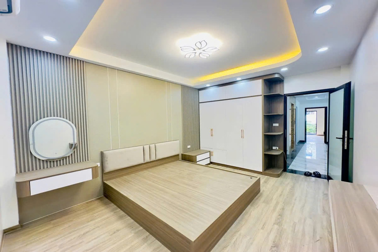 NHÀ MỚI 5 TẦNG THANG MÁY FULL NỘI THẤT Phố Nguyễn Sơn 60m2 X 12.9 tỷ Long Biên