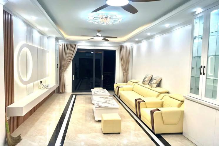 NHÀ ĐẸP 7 TẦNG THANG MÁY Ô TÔ VÀO NHÀ Phố Ngọc Thụy 50m2  X 13.05 Tỷ Long Biên