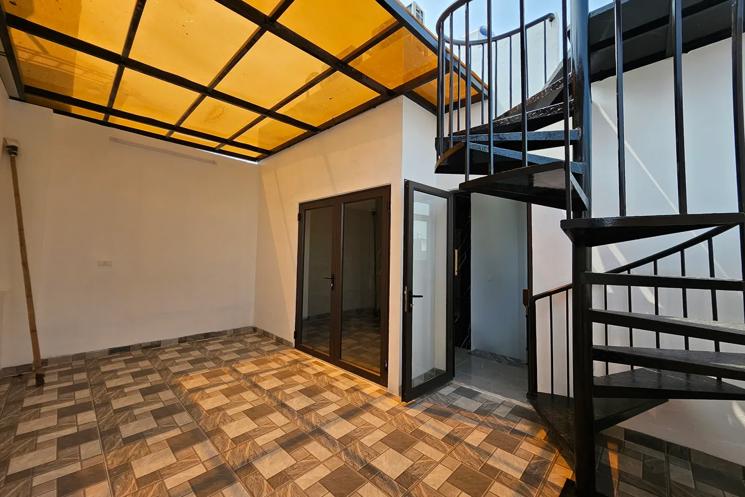 NHÀ MƠI FULL NỘI THẤT Phố Ngọc Lâm 40m2 X  6 tầng mặt tiền 4m, 8.3 tỷ Long Biên