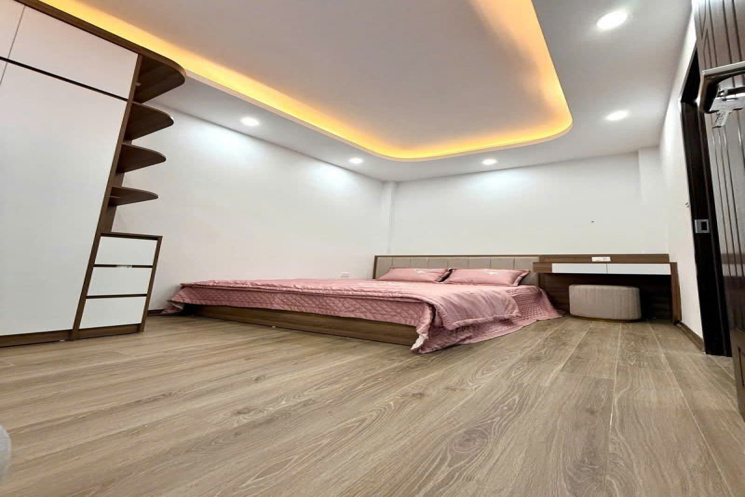 BÁN NHÀ MỚI NGAY NHỔN-ĐẦY ĐỦ NỘI THẤT-OTO ĐỖ CỬA