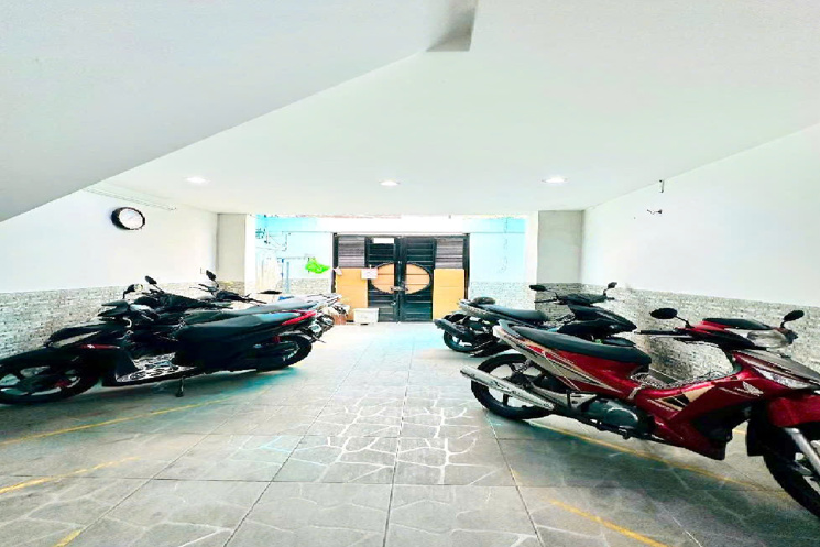 BÁN NHÀ Q10- NGANG 8M- THU NHẬP 3.6 TỶ/5NĂM- HẺM XE TẢI THÀNH THÁI- 5 TẦNG 11 PHÒNG: nhỉnh 17 Tỷ