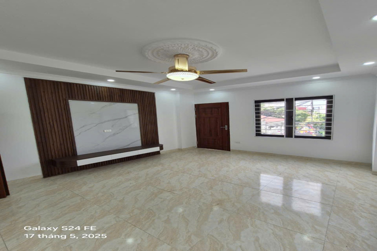 NHÀ ĐẸP, VỊ TRÍ ĐẸP, Ô TÔ ĐỖ CỬA, NGAY HỒ ĐIỀU HOÀ, GIAO THÔNG THUẬN TIỆN, NGẬP TRÀN TIỆN ÍCH, GIÁ