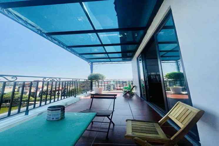 bán nhà lô góc mặt phố Long Biên, 100m x 7 tầng, mặt tiền 5.8m, view hồ, ôtô tránh, kinh doanh