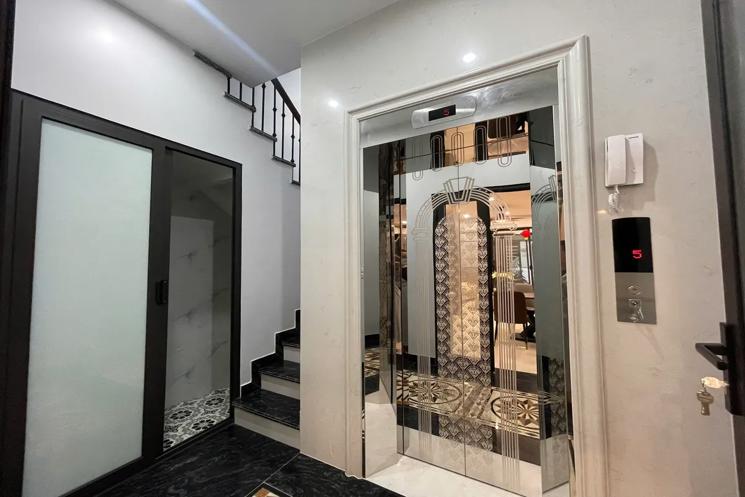 NHÀ MỚI ĐẸP FULL NỘI THẤT Bồ Đề 55m2 X 5 tầng mặt tiền 3.6m,12.5 tỷ Long Biên