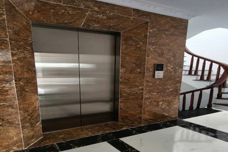 BÁN NHÀ MỚI ĐẸP NỞ HẬU KINH DOANHH VỈA HÈ Ô TỖ TRÁNH ĐỖ  Phố Đức Giang 40m2 X 6 tầng 11.5 tỷ Long