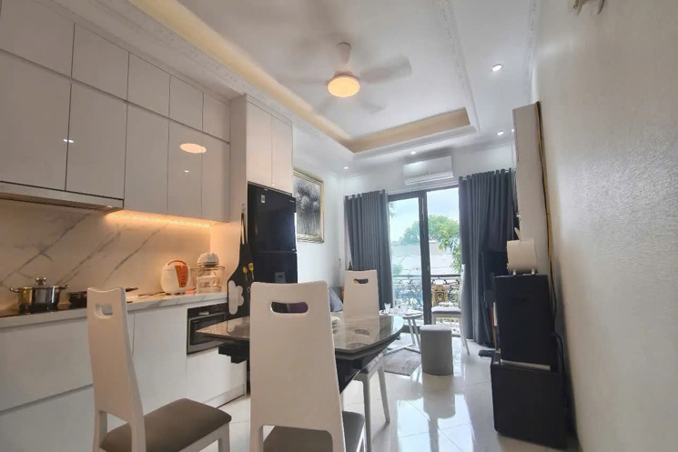 BÁN NHÀ MỚI ĐẸP NỞ HẬU KINH DOANHH VỈA HÈ Ô TỖ TRÁNH ĐỖ  Phố Đức Giang 40m2 X 6 tầng 11.5 tỷ Long