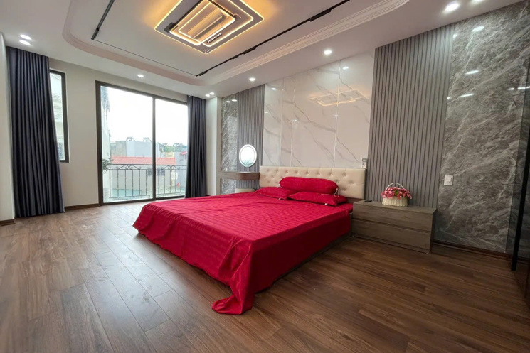 NHÀ ĐẸP DÂN XÂY Ô TÔ VÀO NHÀ Phố Nguyễn Văn Linh 45m2 X 6 tầng mặt tiền 3.6m,10.5 tỷ Long Biên