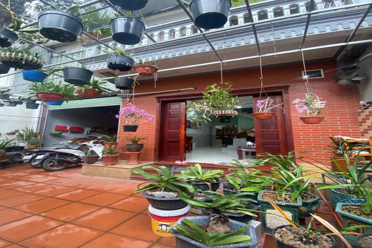 BÁN NHÀ DÂN XÂY KIÊN CỐ ĐẸP Phố Nguyễn Văn Linh 110m2 X3 tầng mặt tiền  6.5m,15.5 tỷ Long Biên