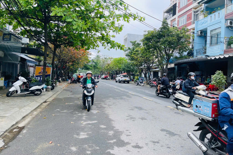 BÁN ĐẤT TẶNG DÃY TRỌ – DÒNG TIỀN ỔN ĐỊNH 20 TRIỆU/THÁNG – DIỆN TÍCH KHỦNG 255M2 – SỔ NỞ HẬU – GẦN