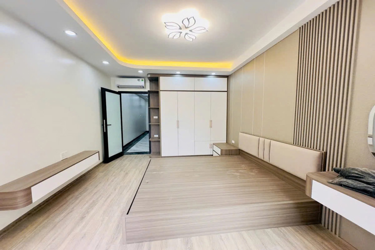 NHÀ MỚI ĐẸP Phố Nguyễn Sơn 60m2 X 5 tầng mặt tiền 3.6m, 12.9 tỷ Long Biên