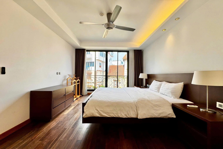 Bán toà nhà 10 tầng, mỗi tầng 1 căn hộ hạng sang, có penhouse - Đẳng cấp sở hữu - Phố Tô Ngọc Vân