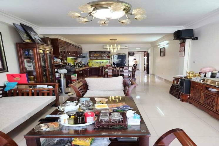 Kinh doanh đỉnh- Vỉa hè ô tô tránh, ngay chợ Lai Xá 68m2 - 5 tầng, giá 14.5 tỉ