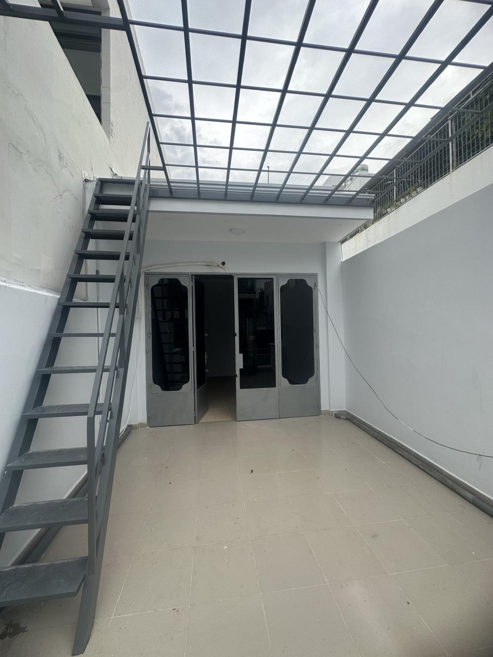 Cho Thuê Nhà Nguyên Căn Quận 10 - Vị Trí Đắc Địa, Thích Hợp Kinh Doanh