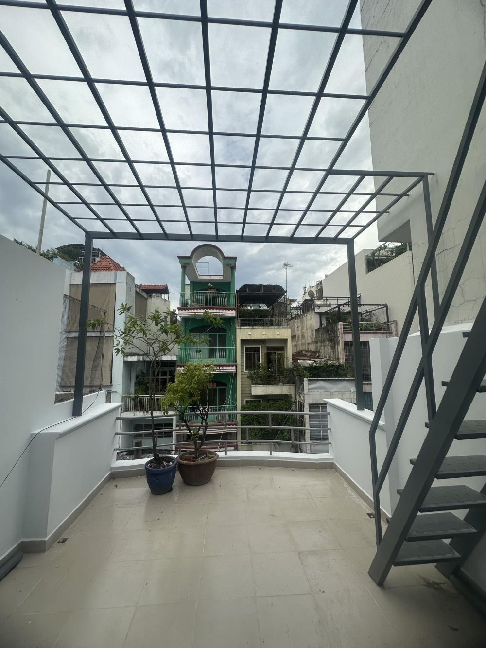 Cho Thuê Nhà Nguyên Căn Quận 10 - Vị Trí Đắc Địa, Thích Hợp Kinh Doanh