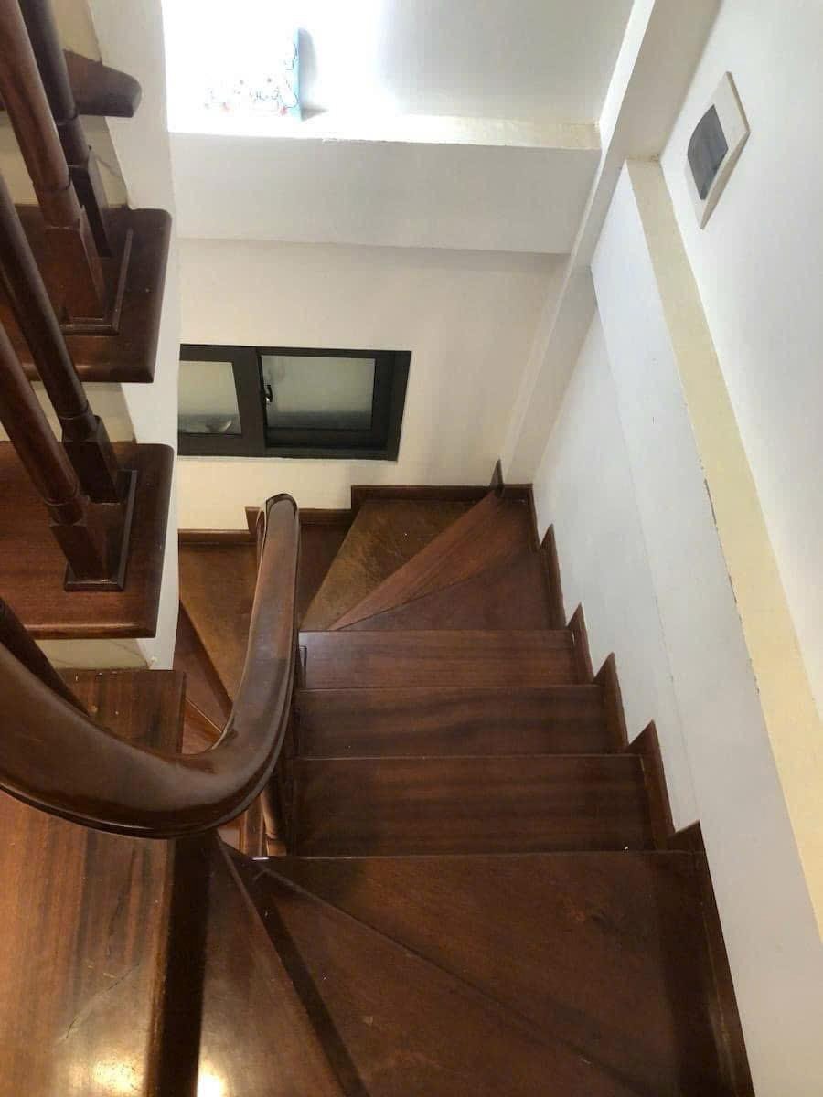 Bán nhà Pháo Đài Láng, 50m ra phố, 33m2, 5 tầng, 8.4 tỷ - Thiết kế hiện đại