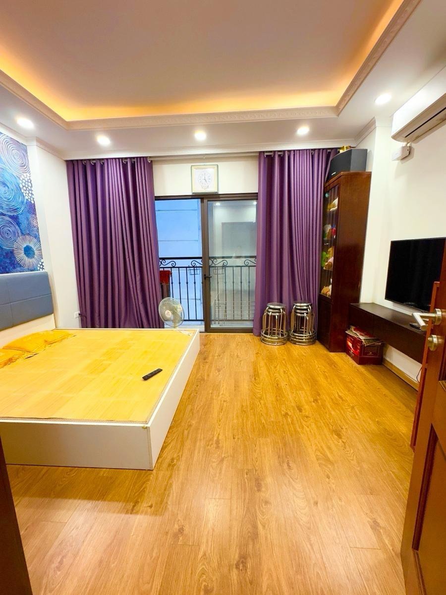Bán nhà Pháo Đài Láng, 50m ra phố, 33m2, 5 tầng, 8.4 tỷ - Thiết kế hiện đại