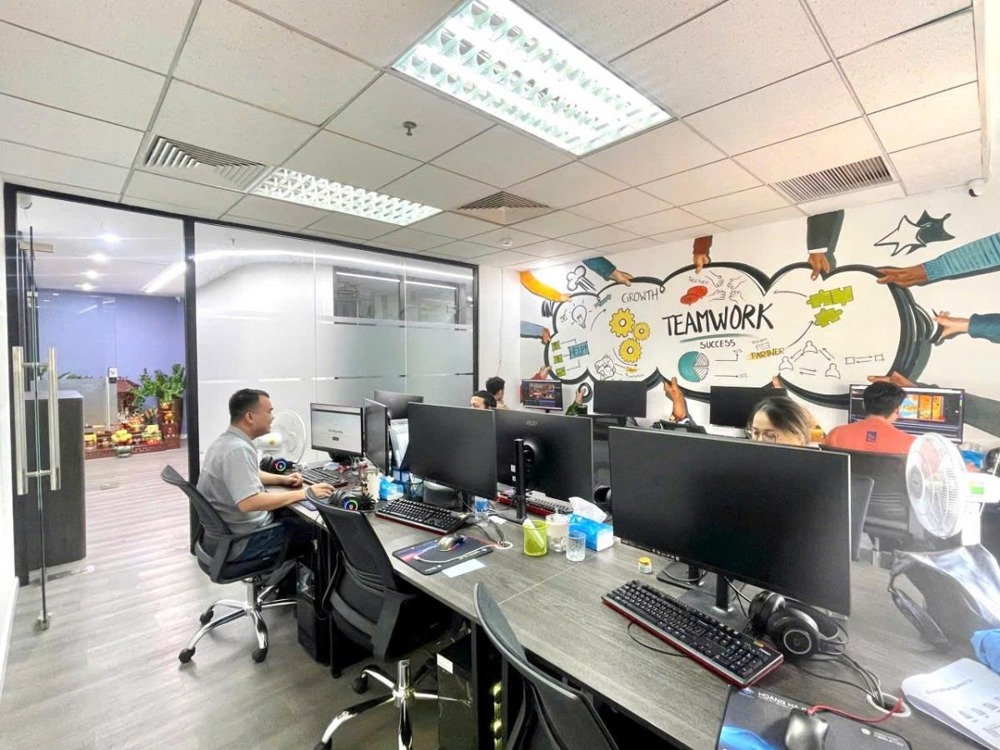 Nhượng Văn Phòng Cao Cấp 150m² Tại Phạm Hùng - Giá Tốt, Nội Thất Đầy Đủ