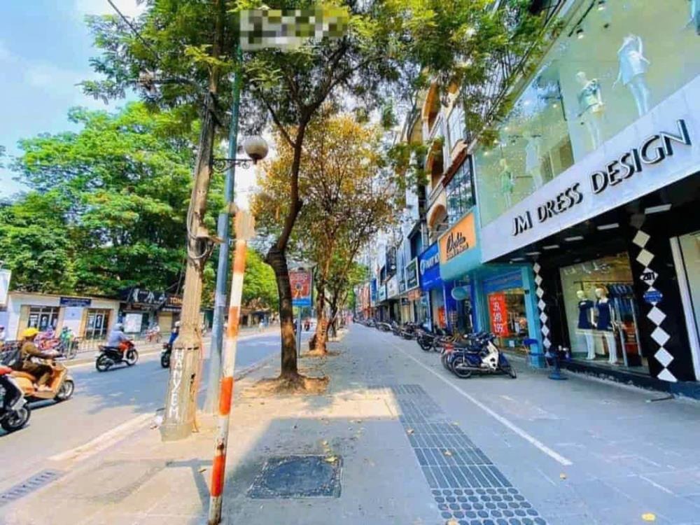 Cho Thuê Tòa Nhà Mặt Phố 8 Tầng Đống Đa - Vị Trí Đắc Địa, Thích Hợp Mọi Loại Hình Kinh Doanh