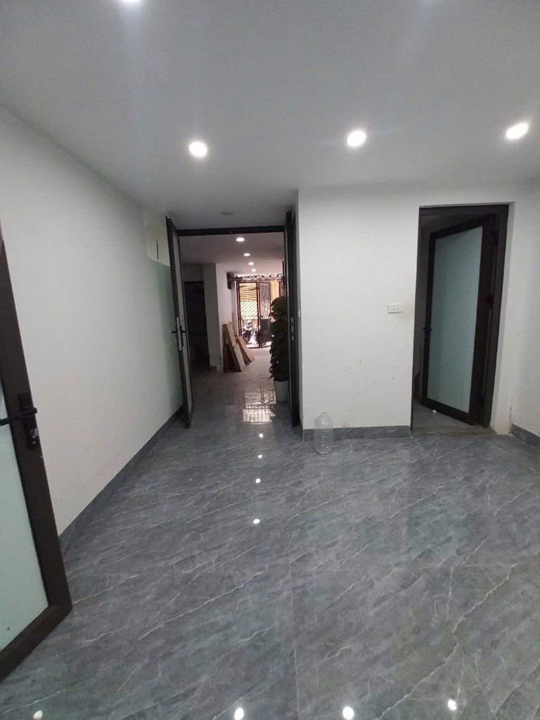 Bán nhà phân lô 649 Kim Mã - 70m2, 6 tầng, thang máy, 2 mặt ngõ, ô tô tránh nhau