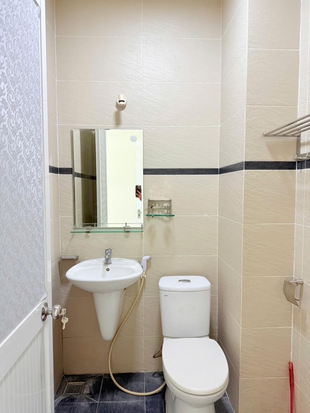 Cho Thuê Nhà Nguyên Căn Phú Nhuận - 24 triệu/tháng - Hẻm Xe Hơi