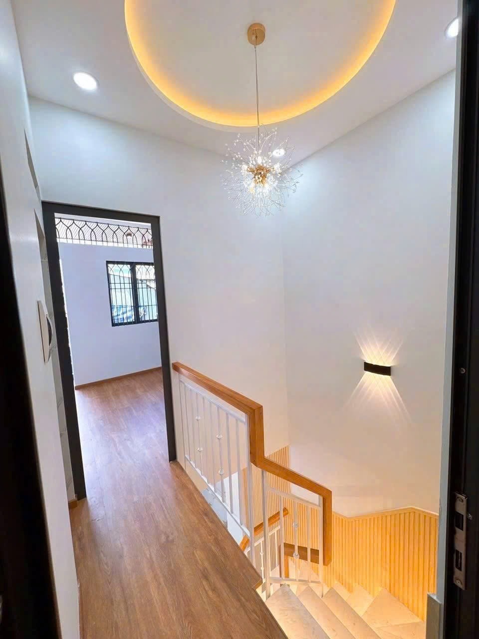 Cho thuê nhà nguyên căn Quận 11, gần vòng xoay Cây Gõ - Giá Tốt