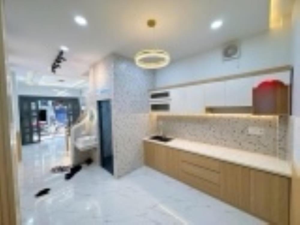 Cho thuê nhà nguyên căn Quận 11, gần vòng xoay Cây Gõ - Giá Tốt