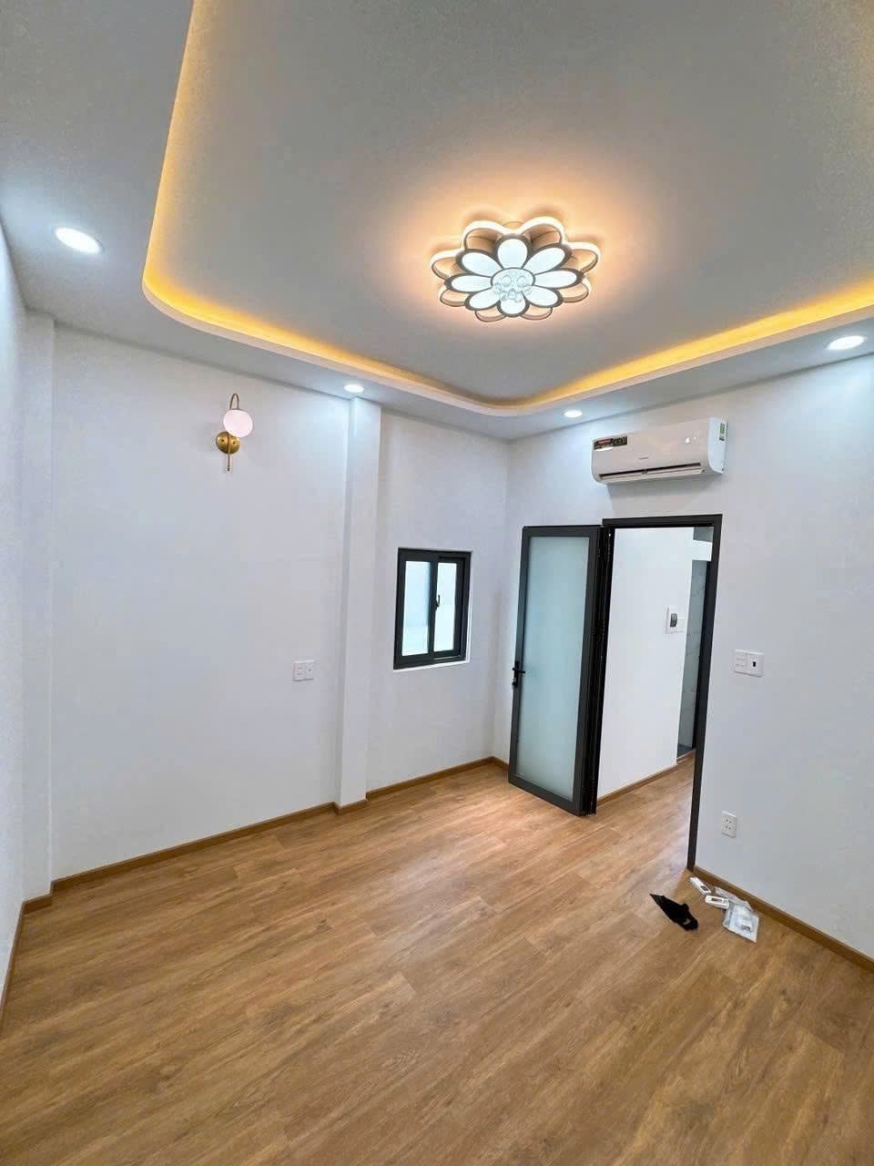 Cho thuê nhà nguyên căn Quận 11, gần vòng xoay Cây Gõ - Giá Tốt