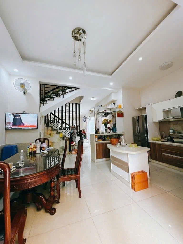 Cho Thuê Biệt Thự Nguyên Căn Quận 7 - Giá 25 Triệu/Tháng