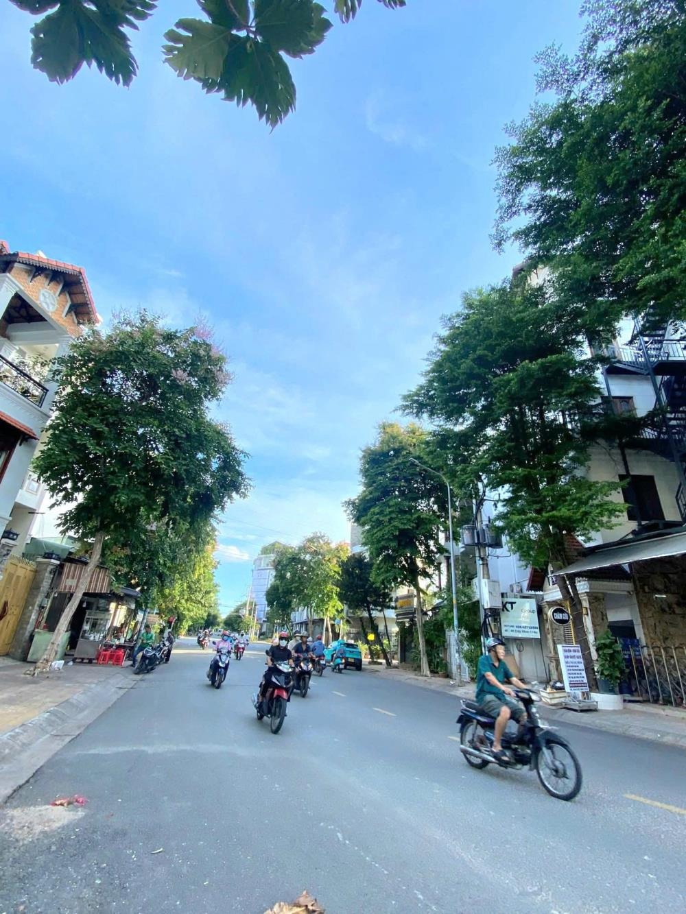 Bán Biệt Thự Góc 2 Mặt Tiền Tân Phú - Diệp Minh Châu - 165m2 - 33.5 Tỷ