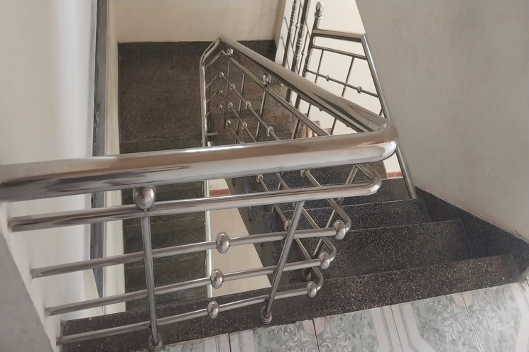 ♣ Nhà Kiệt 3.5m thông Hoàng Diệu, View Công Viên, 72m2, 2 tầng cứng cáp, 3.x tỷ