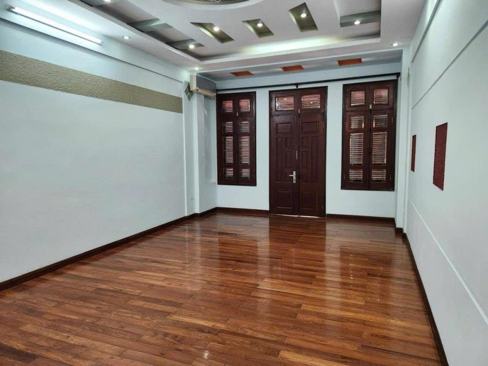 Siêu phẩm ô tô mặt tiền Hoàng Quốc Việt - Kinh doanh đỉnh cao