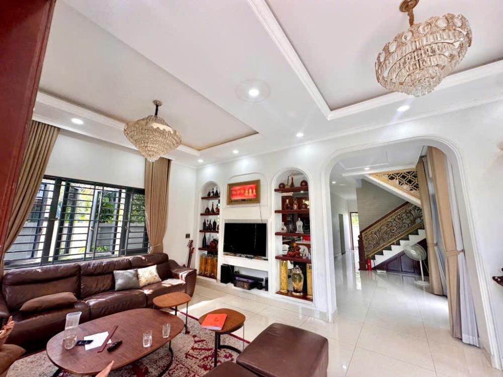 Biệt Thự Sân Vườn Thủ Đức: 373m2, 15x25m, Chỉ 14 Tỷ (TL)