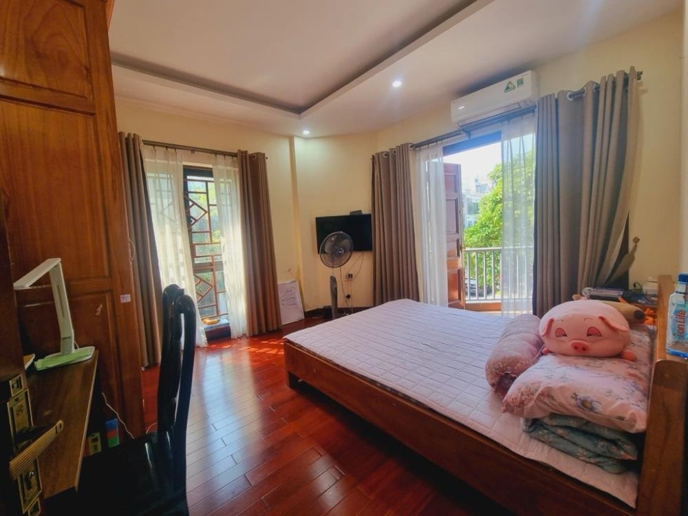Bán Biệt Thự Foresa Villa Xuân Phương: 135m2, 4 Tầng, Lô Góc, View Đẹp - Giá 28 Tỷ+