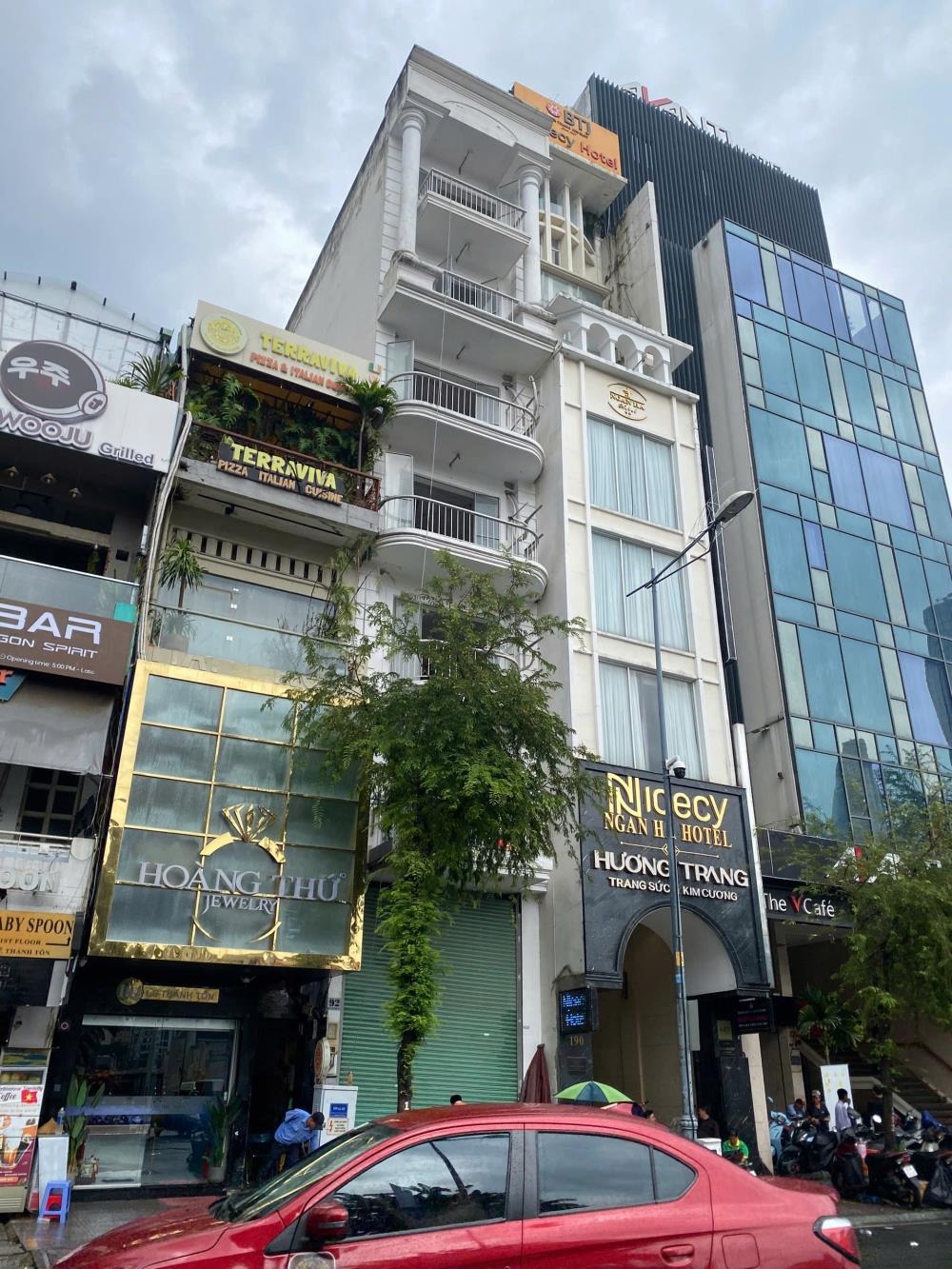 Cho Thuê Mặt Bằng Kinh Doanh Cao Cấp - 192 Lê Thánh Tôn, Quận 1