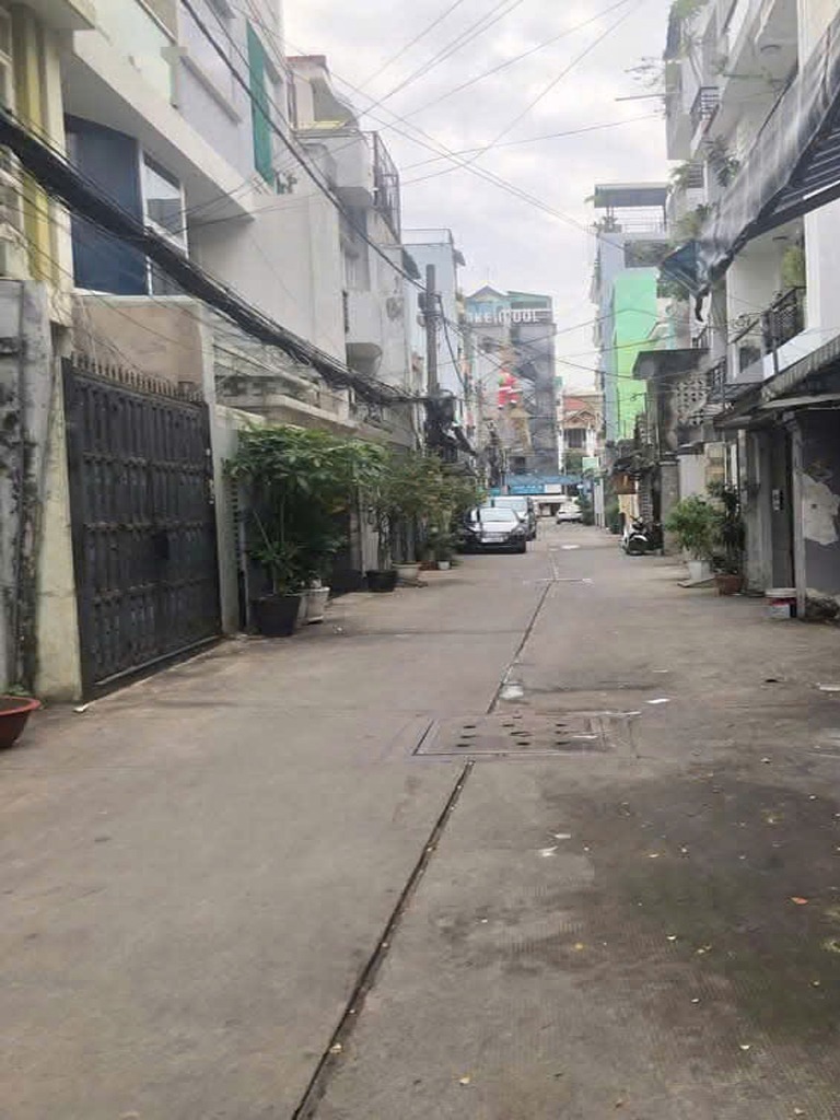 Nhà Lý Thường Kiệt, Hẻm Xe Tải, 6 Phòng Ngủ, Giá 7.99 Tỷ