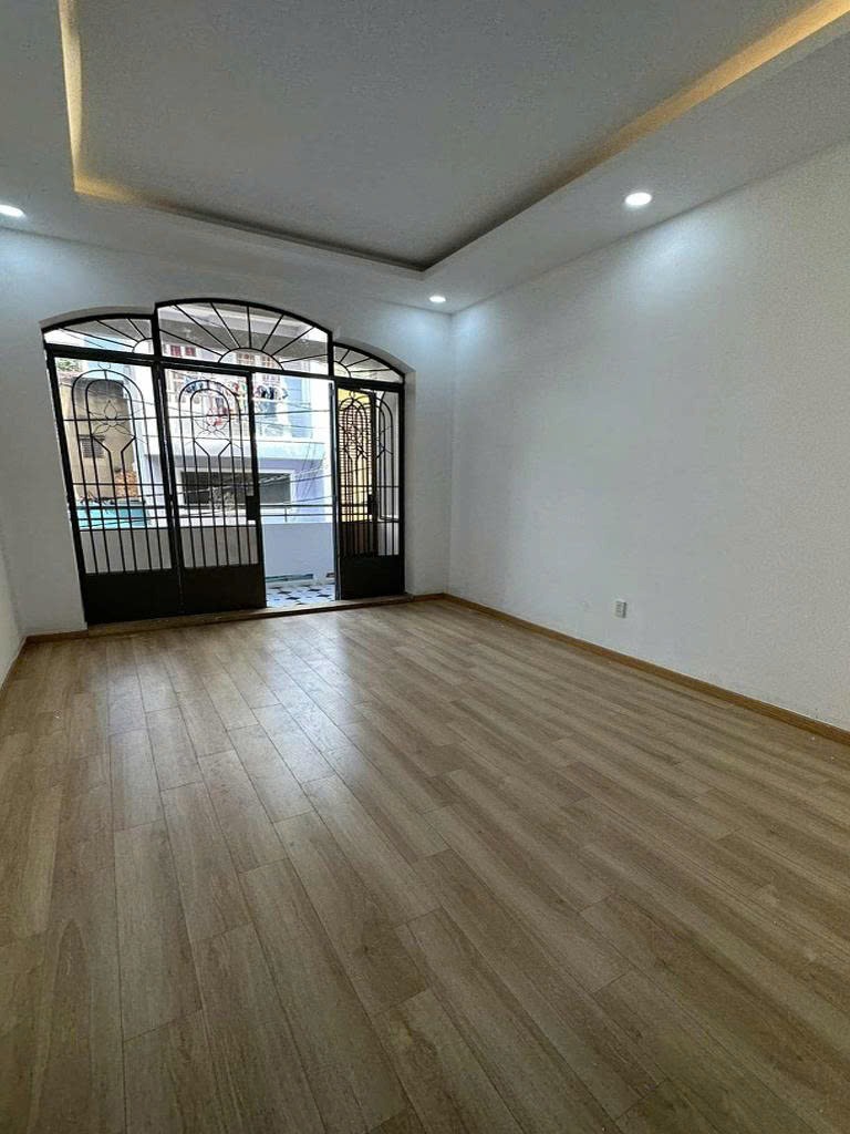 Nhà Làng Bình Thạnh, Vị Trí Đẹp, Giá 6.5 Tỷ