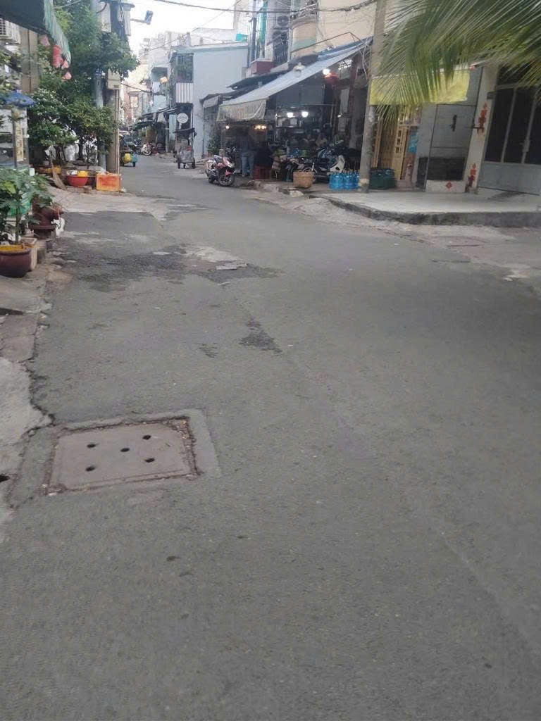 Bán nhà hẻm xe hơi ngay Lê Thị Bạch Cát, Quận 2 - Giá chỉ 5.5 tỷ