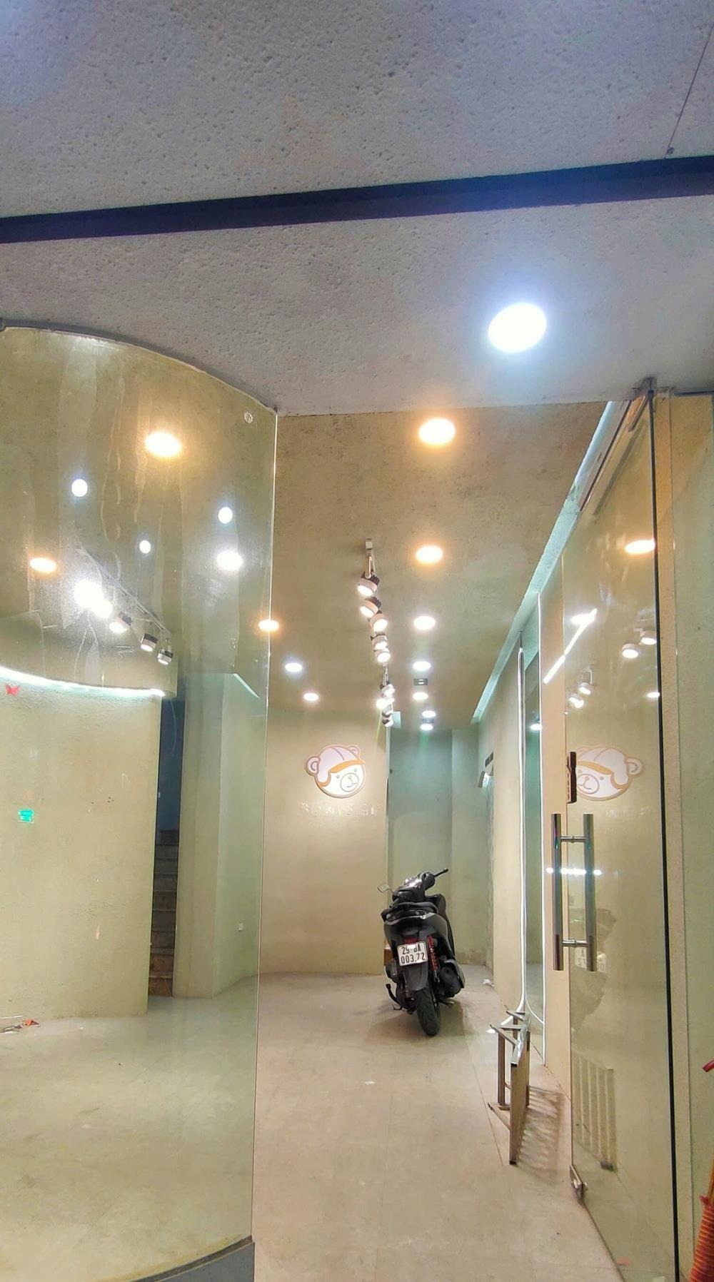 Cho Thuê Nhà Mặt Phố Kim Mã - 75m² - Vị Trí Đắc Địa - Giá Tốt