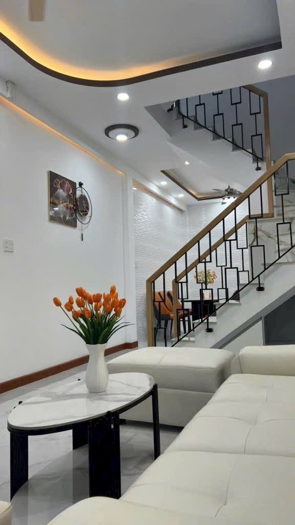 Bán Nhà Lạc Long Quân, Ngang 4m, Gần Q.10 & Q.11 - 7 Tỷ