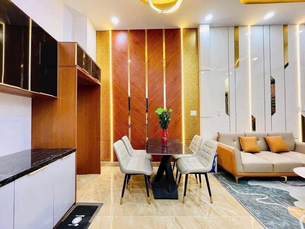 Bán Nhà Lạc Long Quân, Ngang 4m, Gần Q.10 & Q.11 - 7 Tỷ