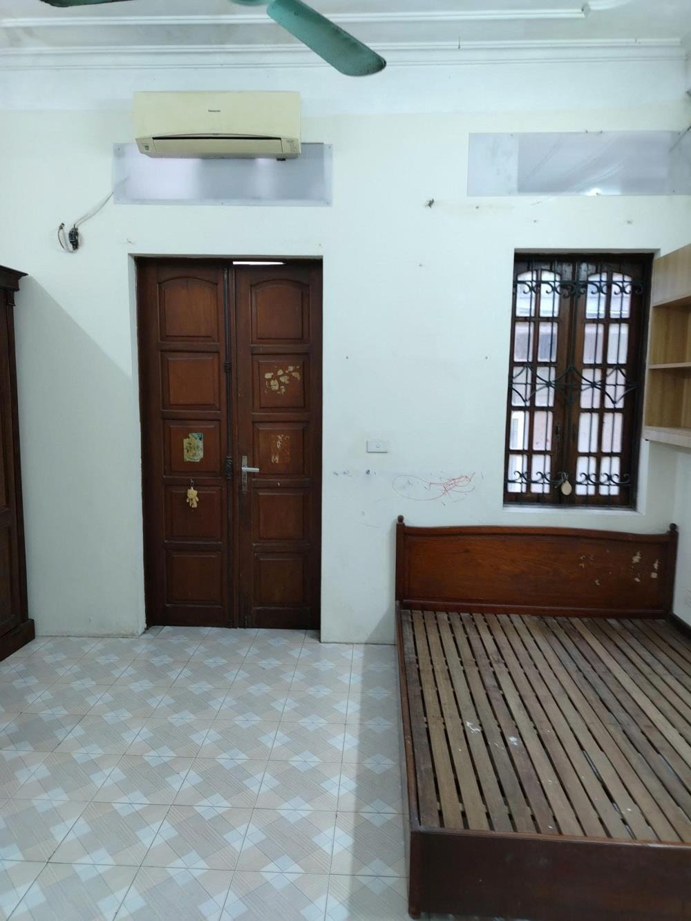 Cho Thuê Nhà 3 Tầng, Góc Ngõ Rộng, Phố Ngọc Hà, Ba Đình - Giá 11.5tr/tháng