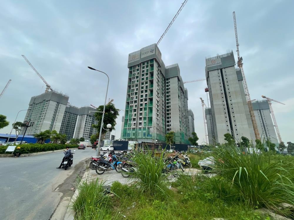 Bán Căn 2PN, 2WC, 74m2 Lumi Hanoi: View Bể Bơi, Giá Tốt, Bao Phí