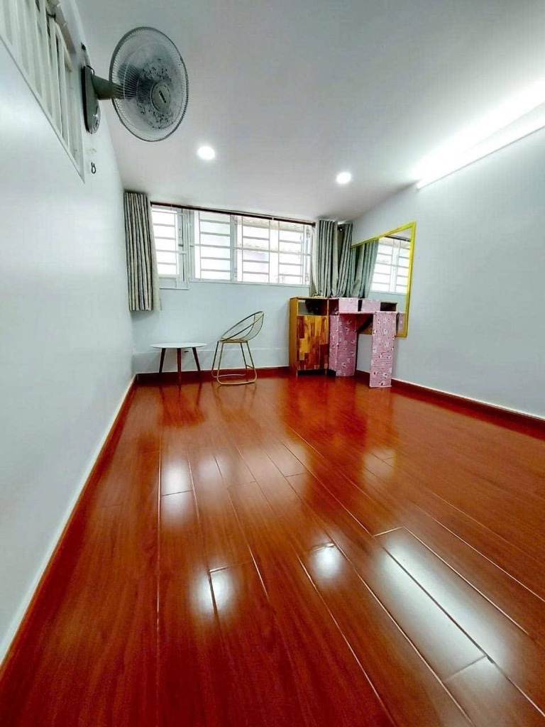 Hẻm Xe Hơi, 3 Tầng, 6 Tỷ - Nhà Đẹp, An Ninh, Phú Nhuận