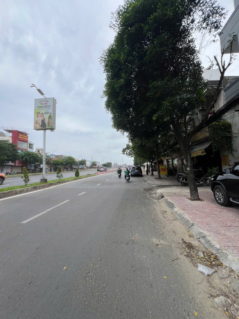 Bán Gấp Nhà Mặt Tiền Trường Chinh, Quận 11 - Vị Trí Đắc Địa, Kinh Doanh Sầm Uất