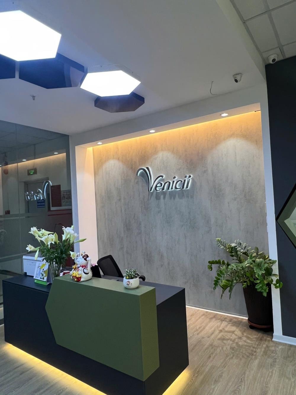 Nhượng Văn Phòng Giá Tốt Tại Hapulico Vũ Trọng Phụng - 300m² Full Nội Thất