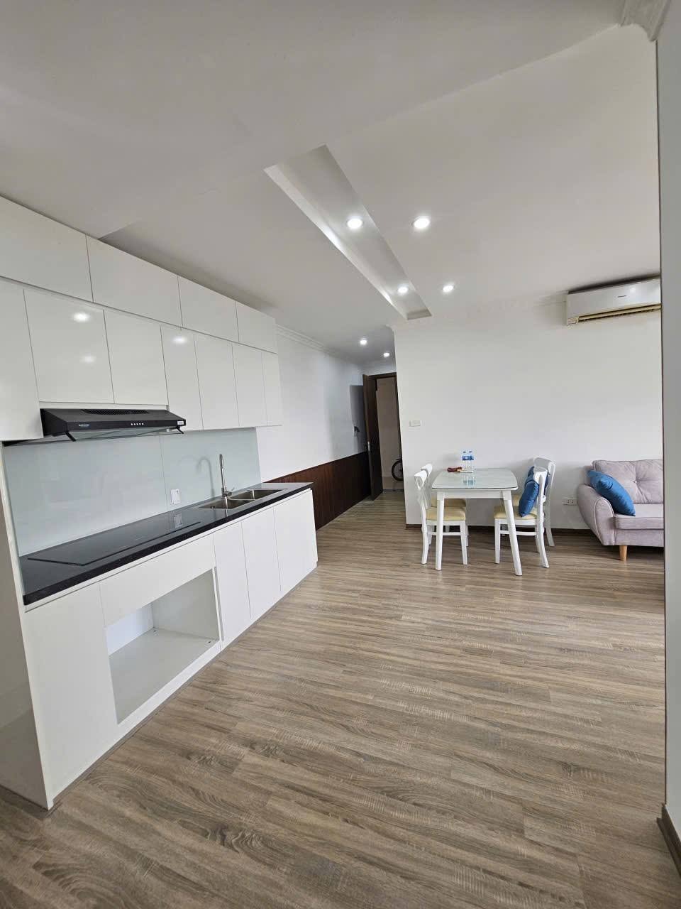 Căn hộ 2PN 61m² Trần Quý Kiên - Full Nội Thất - Giá 4.9 tỷ