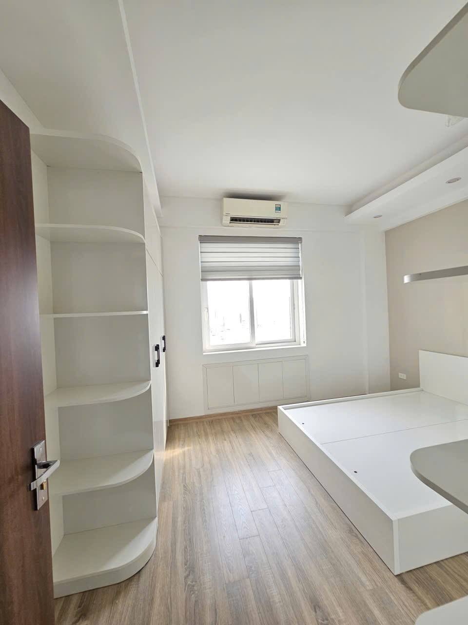 Căn hộ 2PN 61m² Trần Quý Kiên - Full Nội Thất - Giá 4.9 tỷ