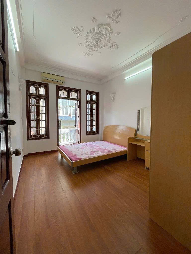 Nhà phố Trần Thái Tông - 5 Tầng, 35m2 - Giá 6.98 tỷ