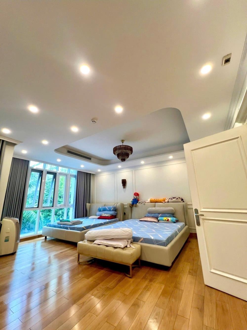 Villa 2 Mặt Tiền 175m2 Nguyễn Trọng Tuyển - 6 Phòng Ngủ, 68 Tỷ